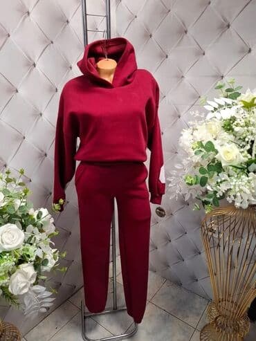 Sweatsuit Sets: One size, Print, color - Red — 2