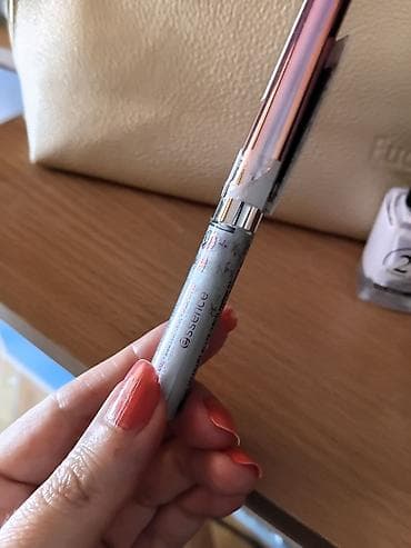 set za negu bebe: Set kozmetike i mini parfem Sadržaj seta: - Parfem u sprej bočici — 6