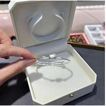 drzac za nakit: Narukvice – elegantni modeli za svaku priliku - Materijal: srebro — 9