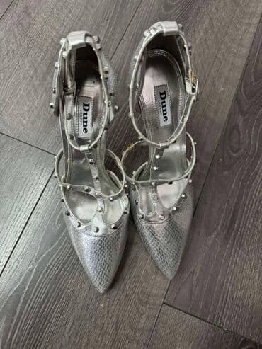 srebrna ogrlica sa krsticem: Sandals, Dune, 39 — 9
