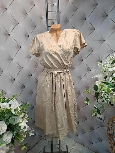 Letnja haljina sa preklopom i pojasom - Model: midi haljina sa