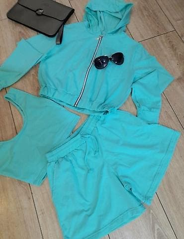 Overalls: Komplet iz 3 dela:crop top dukserica na rajfislus,majica na bratele i — 1