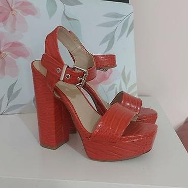 Nove sandale Veoma lagane i udobne Visina stikle je 10cm Broj je