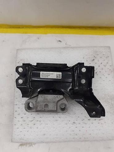 auto delovi borca: NOSAC MOTORA-MENJACA ZA VOLKSWAGEN POLO - 2Q0199555AF | Nosac motora — 1