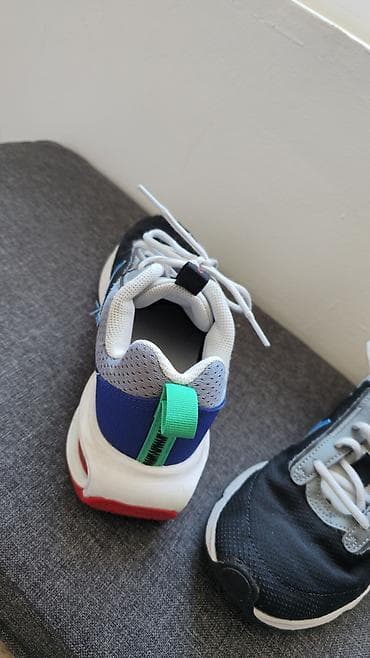 air max bele patike: Nike patike – muški/uniseks model sa Air jastučićem u peti u velicini — 2