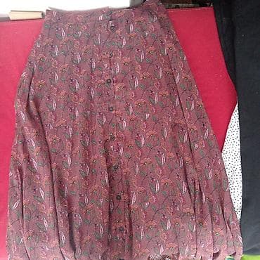 top shop proizvodi: Ženska odeća – set komada - Crna bluza od laganog materijala, V-izrez — 3