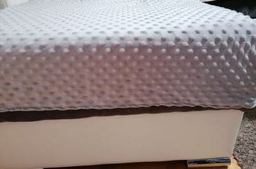 Ćebad i pokrivači: Prekrivači po meri
1490 din metar.
Širina 180 cm — 1