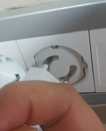 Ostale dečije stvari: Zaštita za utičnice višekratne Stavi skini prebaci kako bi ja rekla — 4