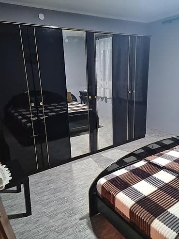 Namešten dvosoban/studio prostor sa odvojenom kuhinjom i dnevnim