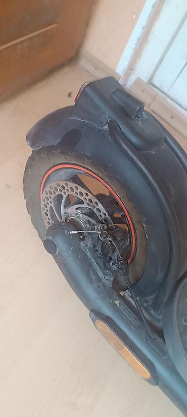 dobos snizenja: Električni trotinet NAVEE N65– gradski model sa ekranom i kočionim — 4