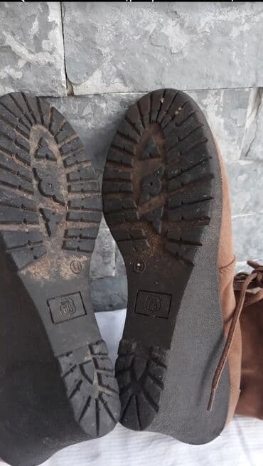 Donji delovi trenerke: Čizme, 41 — 6