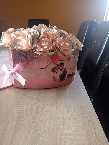 Slike i ramovi: Dekorativna kutija sa ružama od satenske trake - Ovalna poklon-kutija — 2