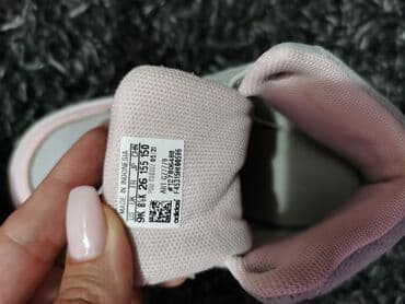 primadona obuca katalog: Decije patike adidas 26
Bas ocuvane — 4