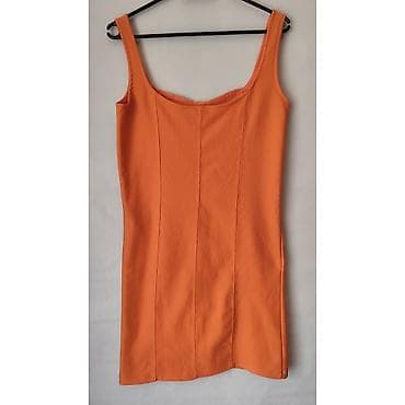 haljine turske prodaja: Stradivarius haljina na bretele – narandžasta - Model: uska — 2