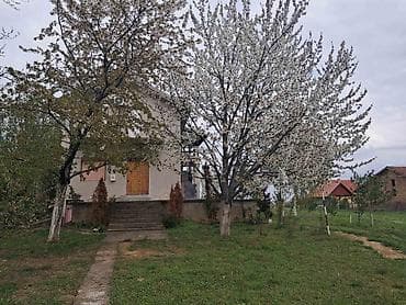kupujemprodajem kuće arilje: Vikendica na Fruškoj gori, 156m2 Nalazi se u neposrednoj blizini — 2