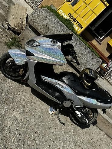 buvljak lazarevac automobili: Skuter Yamaha Tmax 500 Uradjeno kraburatori Zamenjen kais Malosi — 6