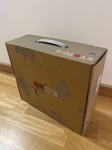 Women's Sneakers and athletic shoes: 40 — 5