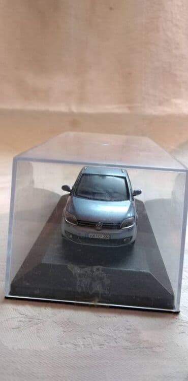 home alone 1 sa prevodom na srpski: Schuco Golf,1:43 bez otvaranja., kao nov, kutija nije original — 4