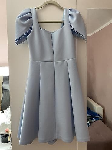 Dukserice: Elegantna mini/midi haljina u svetloplavoj boji, od čvršćeg, glatkog — 1