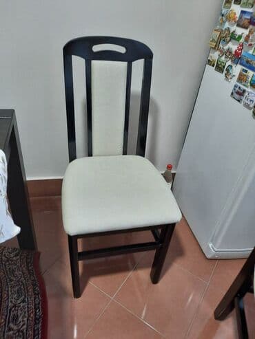 bele stolice: Stolice rupa u hrast braon 30e a bela 32e — 1