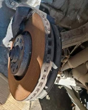Kočioni diskovi: KOCIONE B7 ZA AUDI A4 | Audi a4 b7 kocione celjusti komad 50e imam i — 2