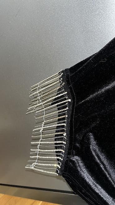 halteri h: Nikad nosene velicina s 
Cena za obe — 5