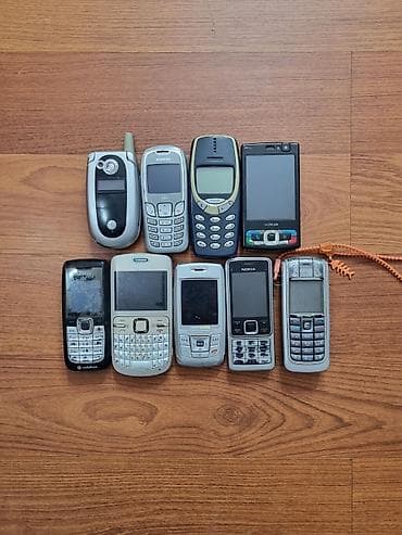 Cameras & Camcorders: Stari mobilni telefoni Bez punjaca. Ne znam da li rade — 1