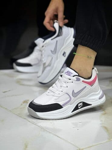 nike react 270: 40 — 3