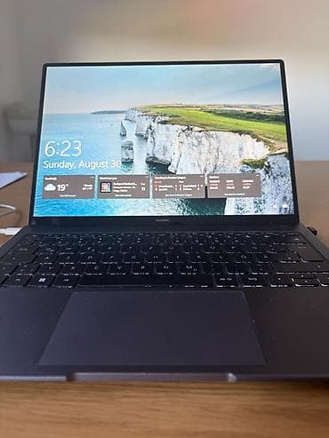 luv rostilj: Odlican laptop za svakodnevni rad, sastanke, prezentacije. prijatan — 6