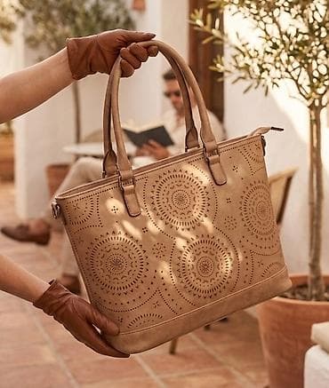zenske torbe guess: Elegantna bež torba za rame/tote - Materijal: izgled i tekstura kao — 1
