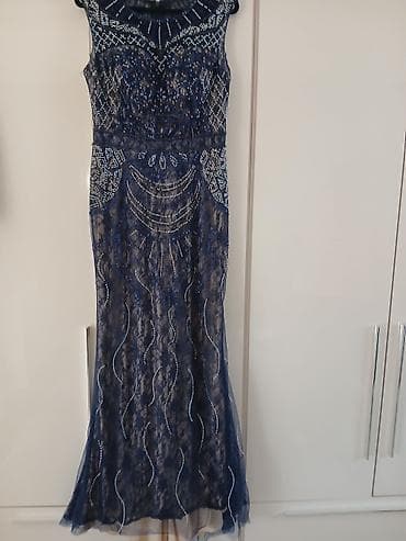 Elegantna večernja haljina – tamnoplava - Kroj: duga, uska silueta