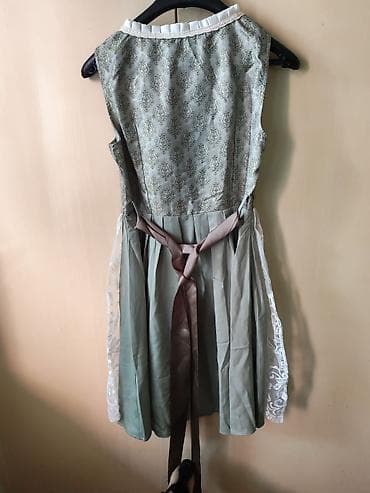 rukac: Tradicionalna dirndl haljina u svetlozelenoj nijansi sa bogatim — 4