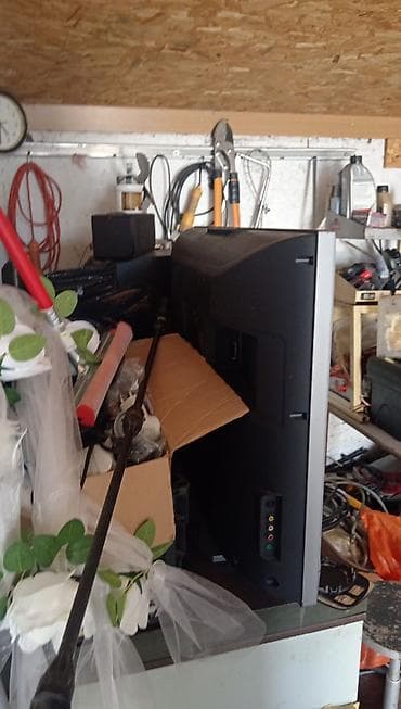 tv: Sony Bravia LCD TV - Dijagonala: približno 32 inča (oko 80 cm) – — 2
