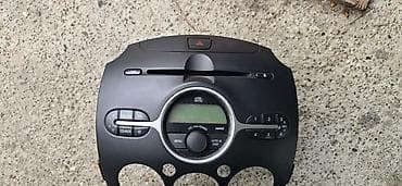 cetke za dubinsko pranje uradi sam: FABRICKI RADIO CD PLEJER ZA MAZDA 2 OD 2007. DO 2013. GOD. | — 2