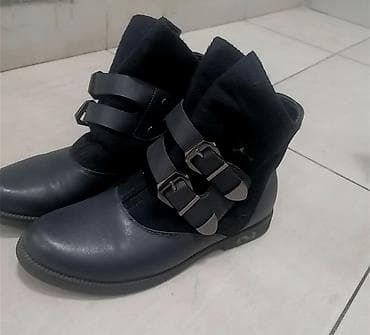 rimski broj 39: Čizme, 38 — 2