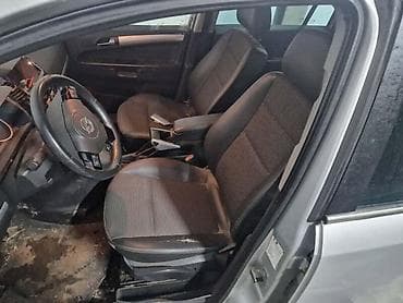 Sedišta: POLUKOZNA SEDISTA I TAPACIRI ZA OPEL ZAFIRA | Cena je za tapacire i — 1
