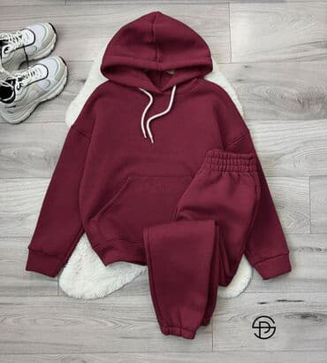 Gornji deo: Komplet trenerka termo 3000 dinara — 2