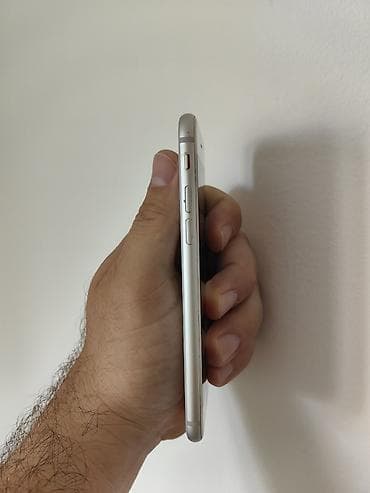 iphone 15 pro max second hand price: Iphone 8 sa 64gb memorije, icloud free, otključan za sve mreže — 3