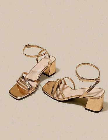 ✨ Dostupne u broju 40
✨ Unutrasnje gaziste 26 cm

1200 rsd 💥