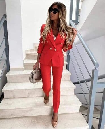 mona kompleti sa pantalonama: Kompleti sa postavom
Vel:36.38.40
Cena: 3500 din! — 2