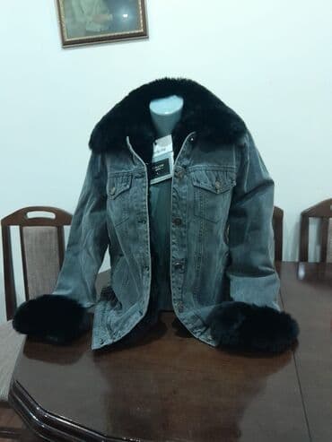 jakne od vestackog krzna: Akcijaaa Teksas jakna Skida se krzno Po 57 Ramena 43 Duzima od ramena — 1