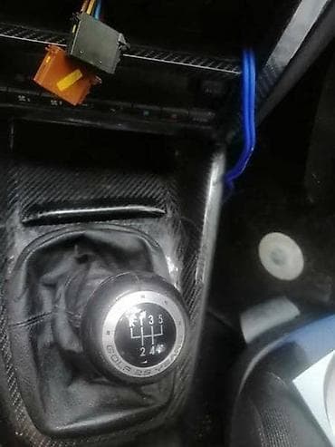 nnes auto kovin: RUČICA MENJACA ZA VOLKSWAGEN GOLF 4 | Ručica menjača Golf4 — 1