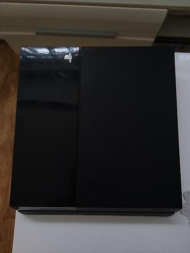 masazer za leda i vrat: Prodajem PlayStation4 sa konzolama u odlicnom stanju. Kapacitet — 3