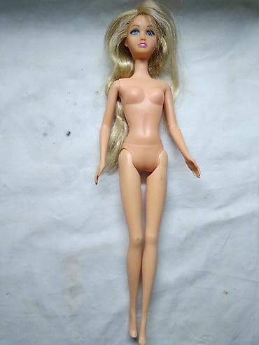 bela kosulja za devojcice: Lutka Barbika u donjem vesu 30 cm. polovna — 1