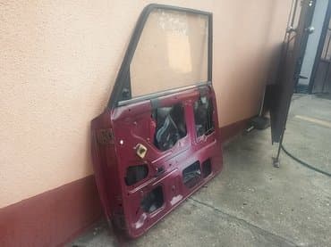 polovne letnje gume 215 55 r16: Vrata prednja desna Lada 2107 Riva,2104 Karavan,2105 bordo. Vrata su — 4