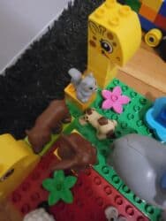 pocepane farmerke za devojcice: Na prodaju Lego duplo set — 2