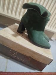 Other women's footwear: High boots, 36 — 2