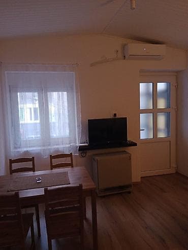 sombor stanovi izdavanje: Stan ili poslovni prostor 38m2, ugao Balkanske i A.Geprata u dvorištu — 10