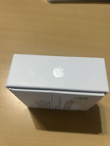 polovni mac racunari: Bežične slušalice sa kutijom za punjenje – AirPods 4 (ANC) - Model — 5