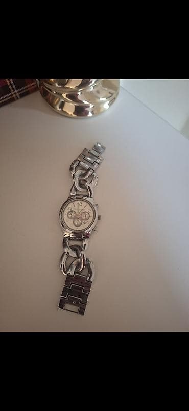 michael kors sat: Ženski analogni ručni sat sa metalnom narukvicom. - Kućište okruglog — 1